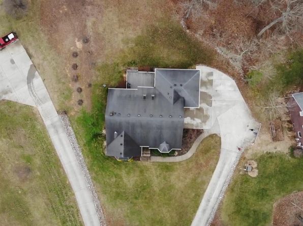 300 Woodlawn Dr, Carrollton, KY 41008