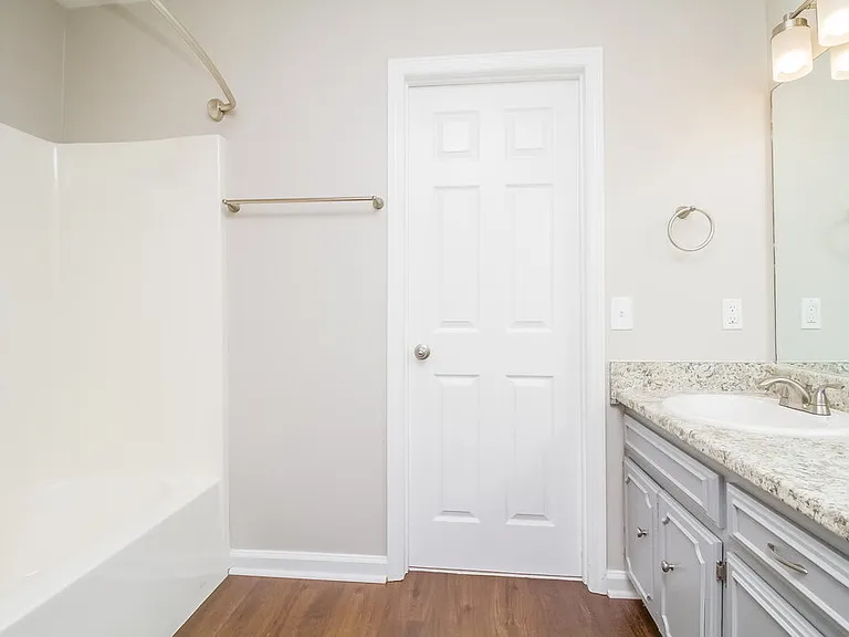 606 Knollwood Dr — Photo 13