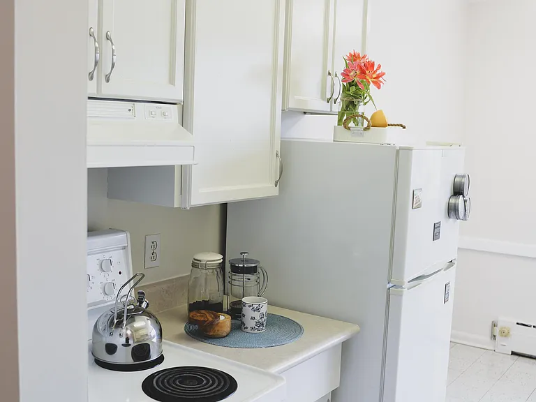 359 Edison Ave #105 — Photo 3