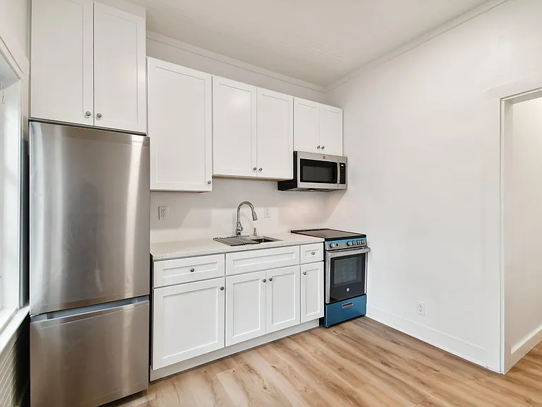 215 S Howard Ave #E — Photo 6