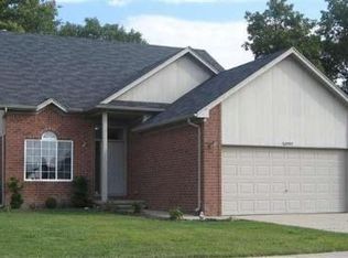 23589 Lauren Dr, Macomb, MI 48042