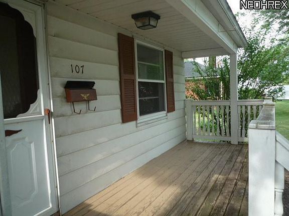 3rd image of 107 Hayes Ave