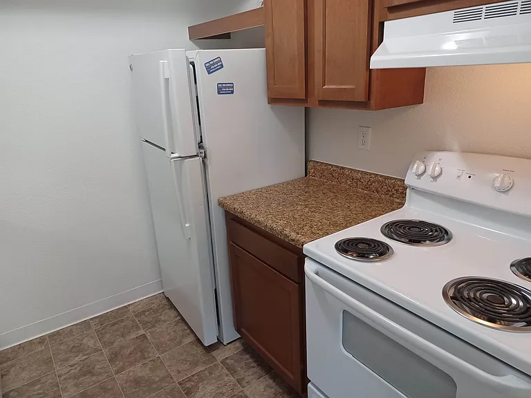 Thornridge Apartments — Photo 68