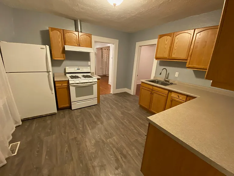 715 S Green St — Photo 17