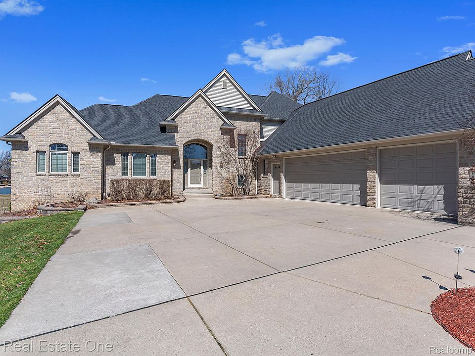 1st image of 9060 Huron Bluffs Dr