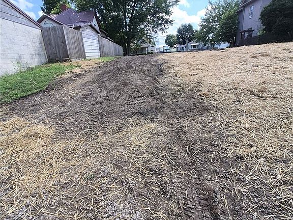 2nd image of 309 S 10th St