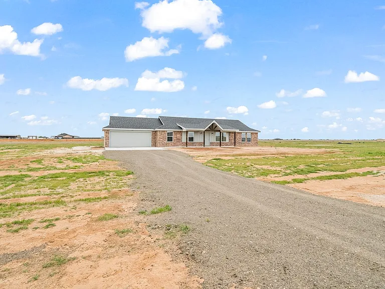 8807 N County Road 3200 — Photo 24