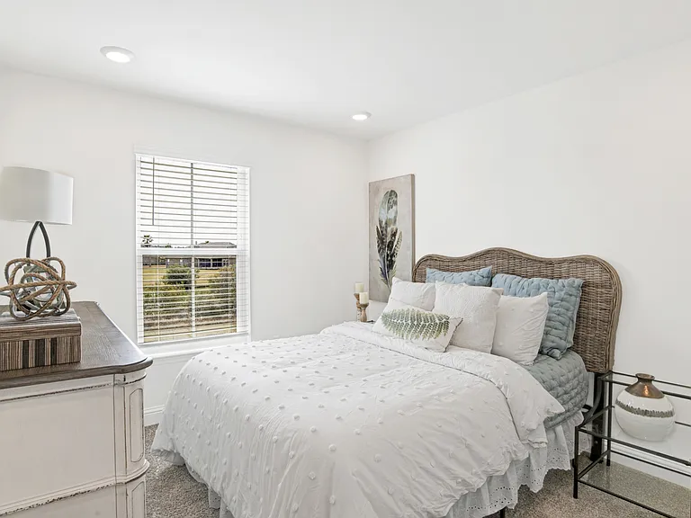 26963 Port Washington Ln #26963 — Photo 12