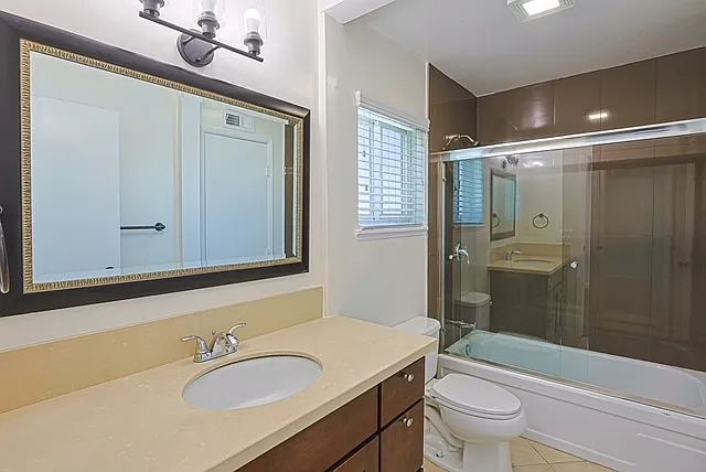 3 bed, 1122 sqft, $3,200 — Photo 3