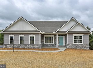 111 Starlight Ln, Lebanon, PA 17046