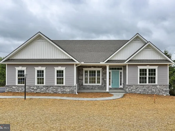 111 Starlight Ln, Lebanon, PA 17046