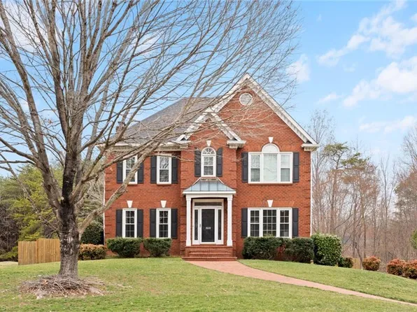 1828 Curraghmore Rd, Clemmons, NC 27012