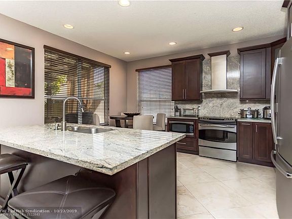 5th image of 1535 SW 193rd Ter