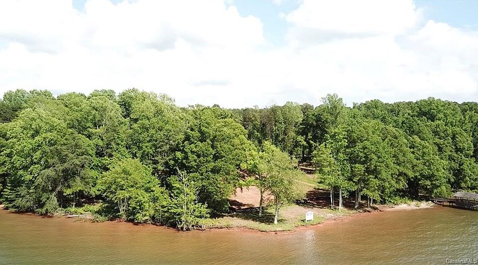 1st image of 135 Potomac Ln #4