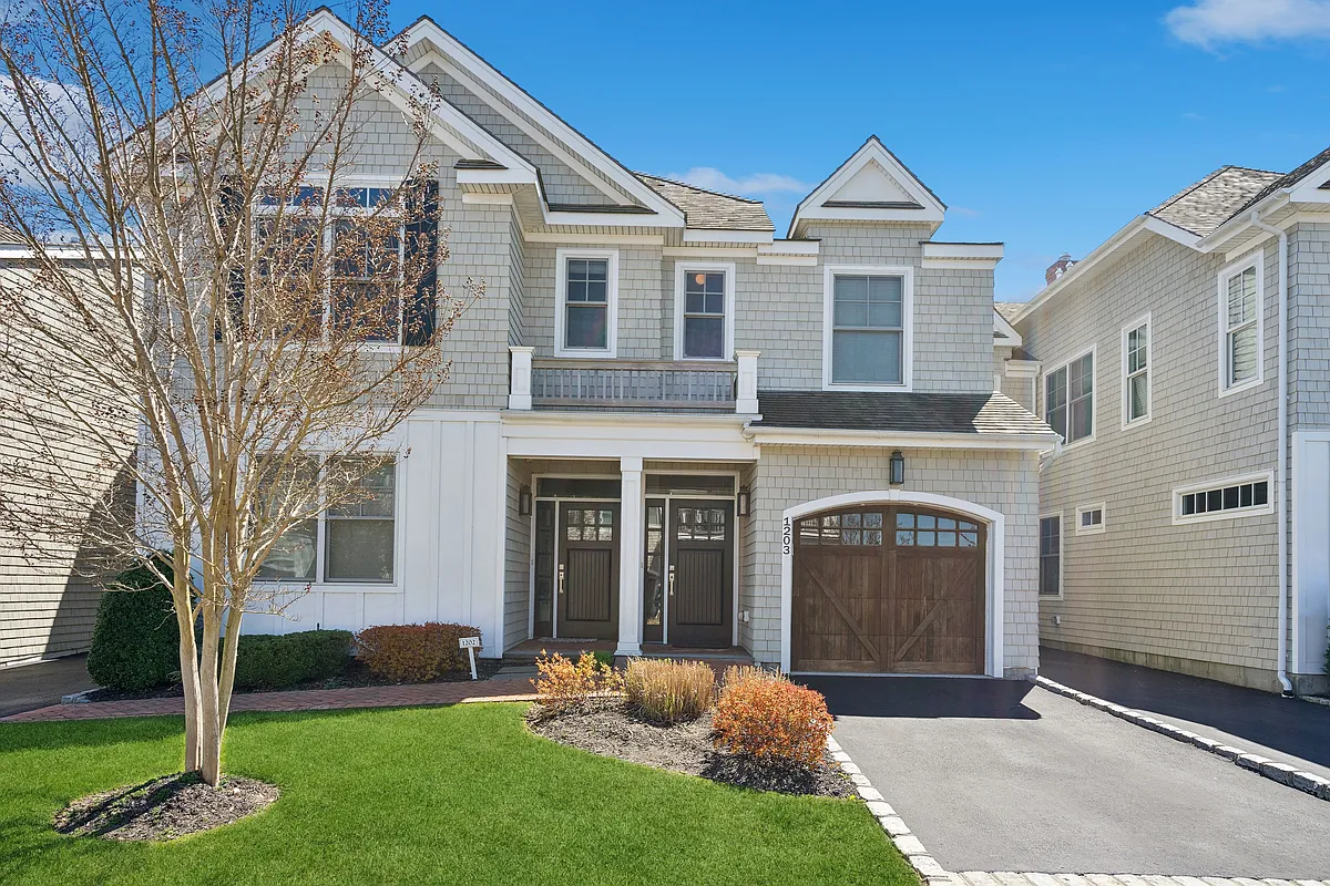 Building Photo - 1203 High Pond Ln