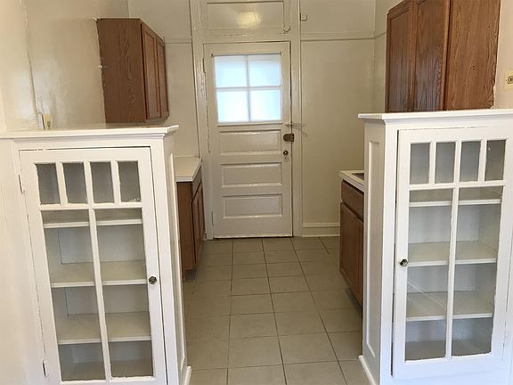 4th image of 9224 S Bishop St APT 3B