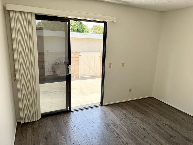 8933 Modesto Cir #1215B — Photo 17