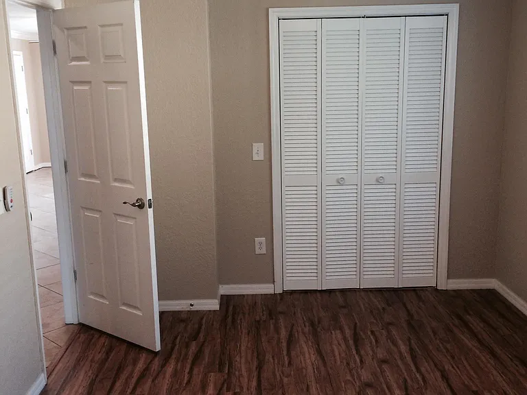 4065 Edgewater Dr #D — Photo 5