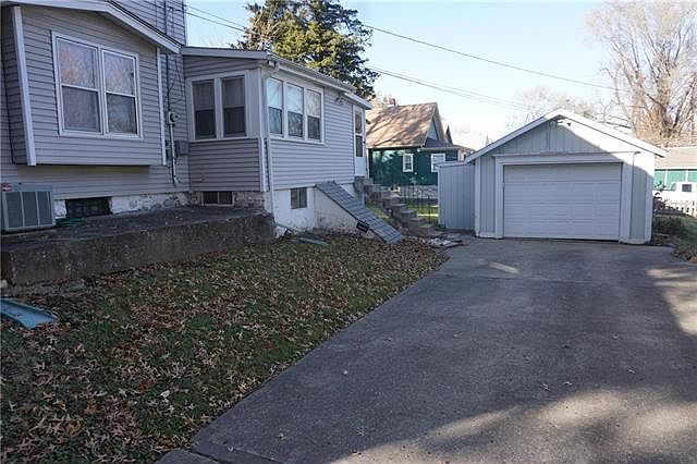 1st image of 1916 Grandview Blvd