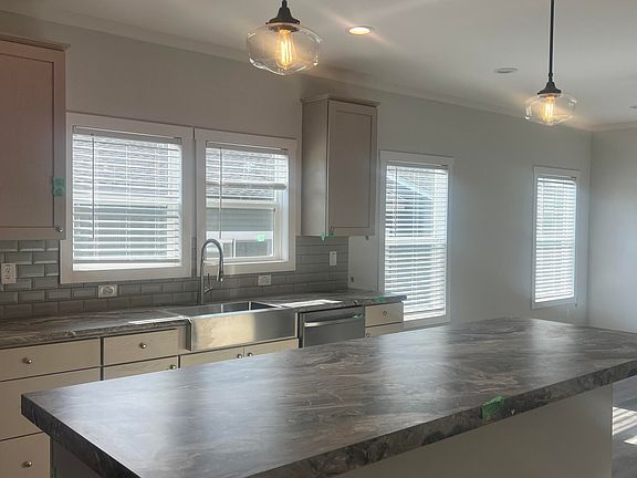 3rd image of 3754 Crimson Clover Ln