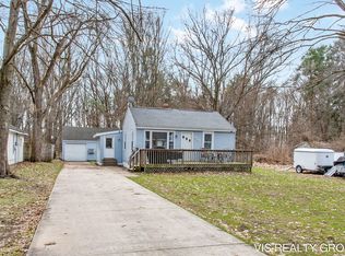 907 Wilson Ave, Norton Shores, MI