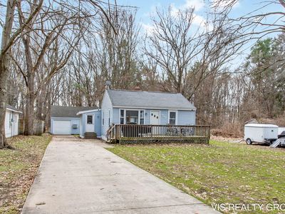 907 Wilson Ave, Norton Shores, MI, 49441