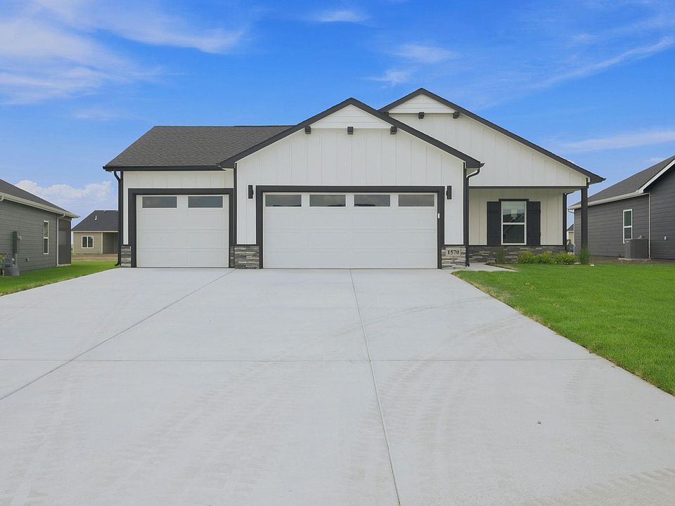 1st image of 1570 N Emerald Valley Dr