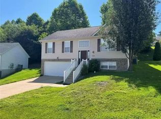 1528 Dorie Ct, Fenton, MO 63026