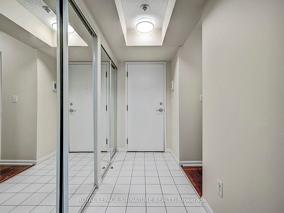 4th image of 7 Carlton St #306