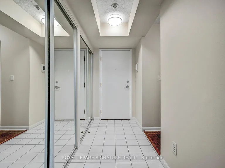 7 Carlton St #306 — Photo 4