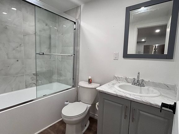 4th image of 644 Moira St W #U3