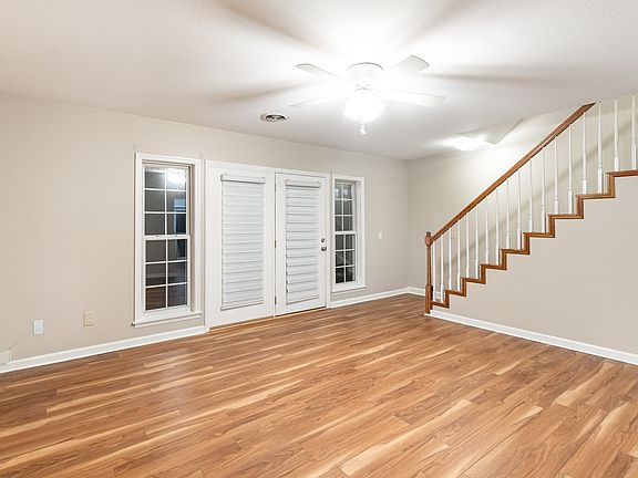 5th image of 126 Eastdale Ln