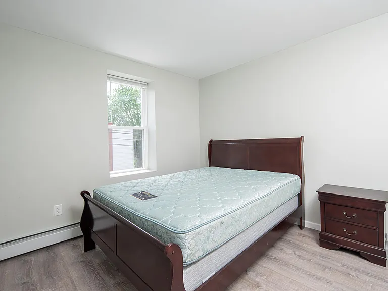 51 14th St #2 — Photo 23