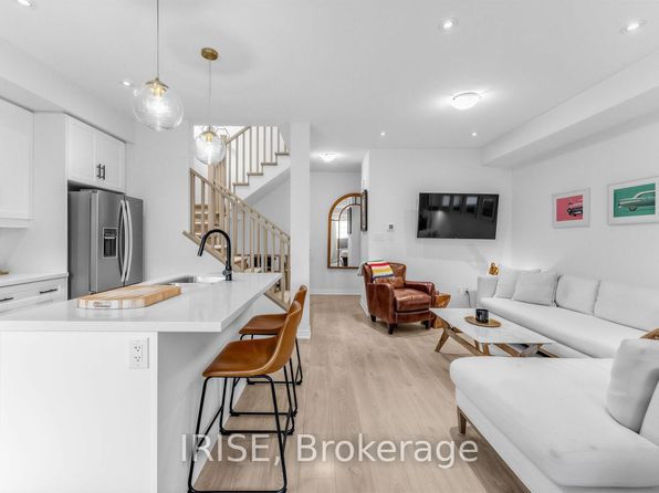 10 Birmingham Dr #82, Cambridge, ON N1R 0C6
