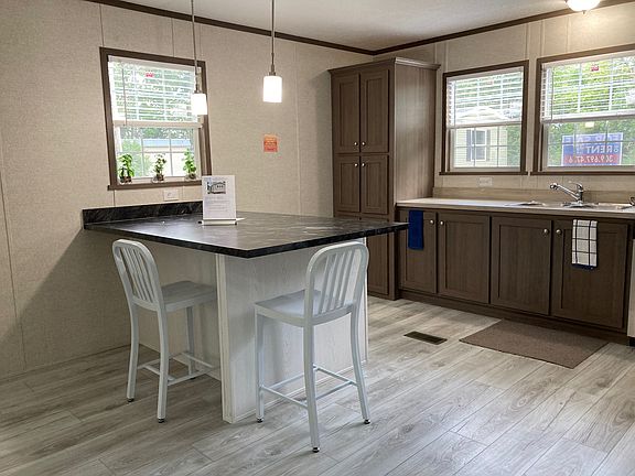 4th image of 458 N Amy Dr
