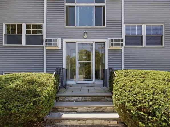 177 Franklin St APT 3, Stoneham, MA 02180