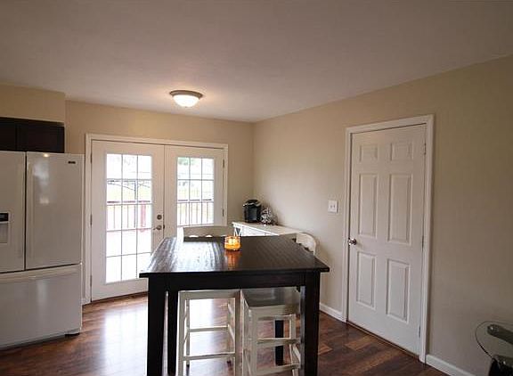 3rd image of 5128 Sheila Dr