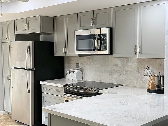 3rd image of 558 S Palo Verde Way