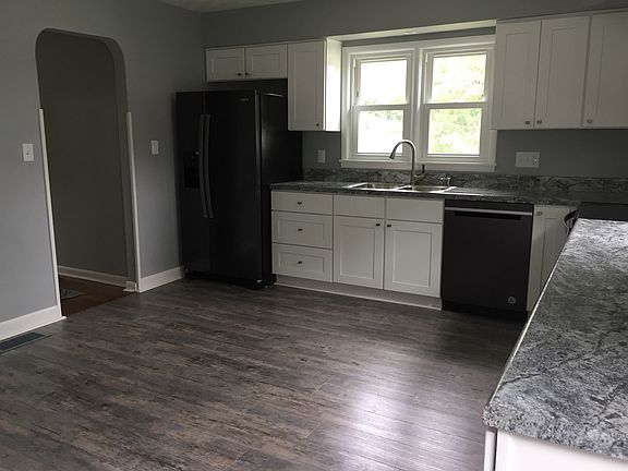 3rd image of 317 Southmore St