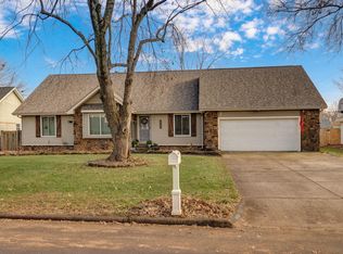 5454 S Roanoke Avenue, Springfield, MO 65810