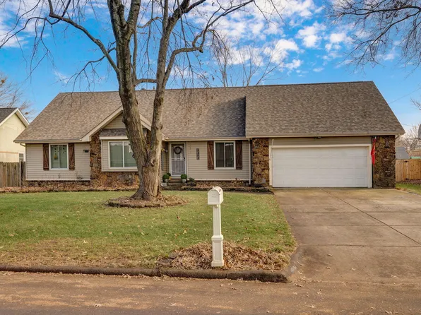 5454 S Roanoke Avenue, Springfield, MO 65810