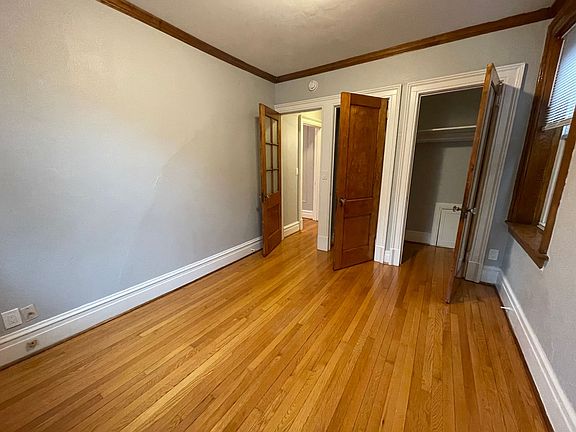 4th image of 49 S Lake Ave #12