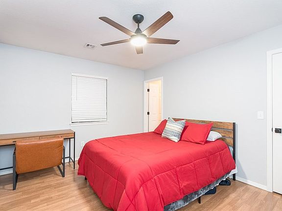 4th image of 39 Holly Dr #A