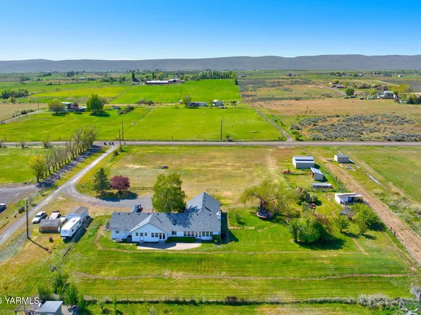 15651 Fisk Rd, Yakima, WA 98908