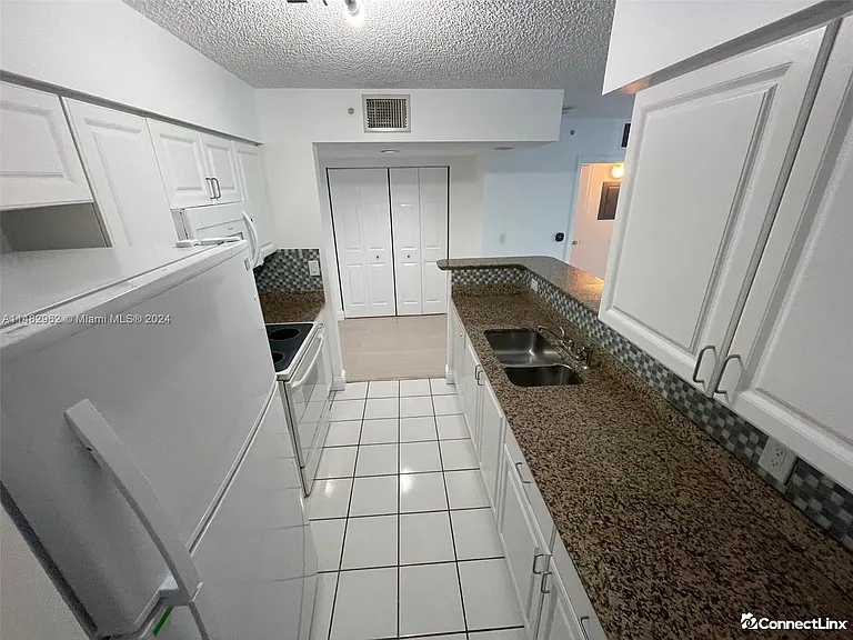 1155 Brickell Bay Dr #405 — Photo 7