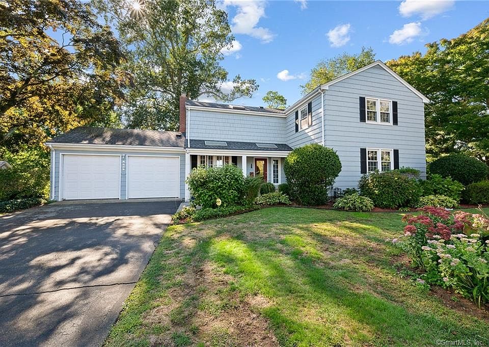 1st image of 863 Montauk Ave