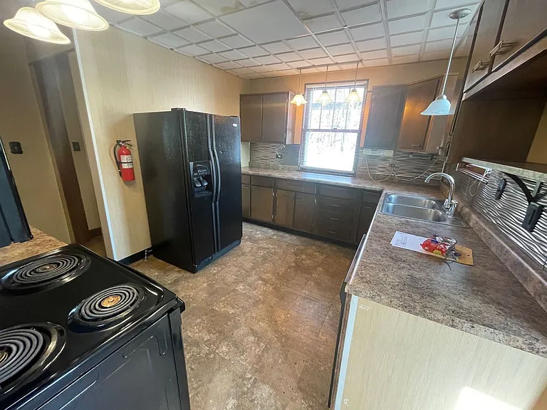 414 N 19th Ave E — Photo 11