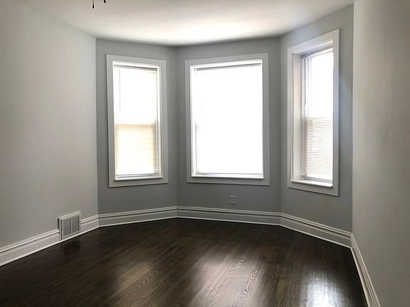 4th image of 4431 W Van Buren St #2