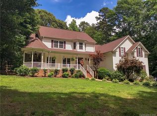 356 Winding Shore Rd, Troutman, NC 28166