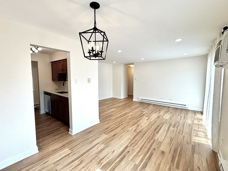 11810 S Komensky Ave #103 — Photo 11